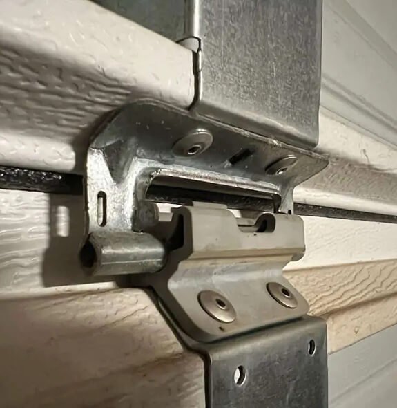 GARAGE DOOR HINGE REPLACEMENT - Infinity Garage Door